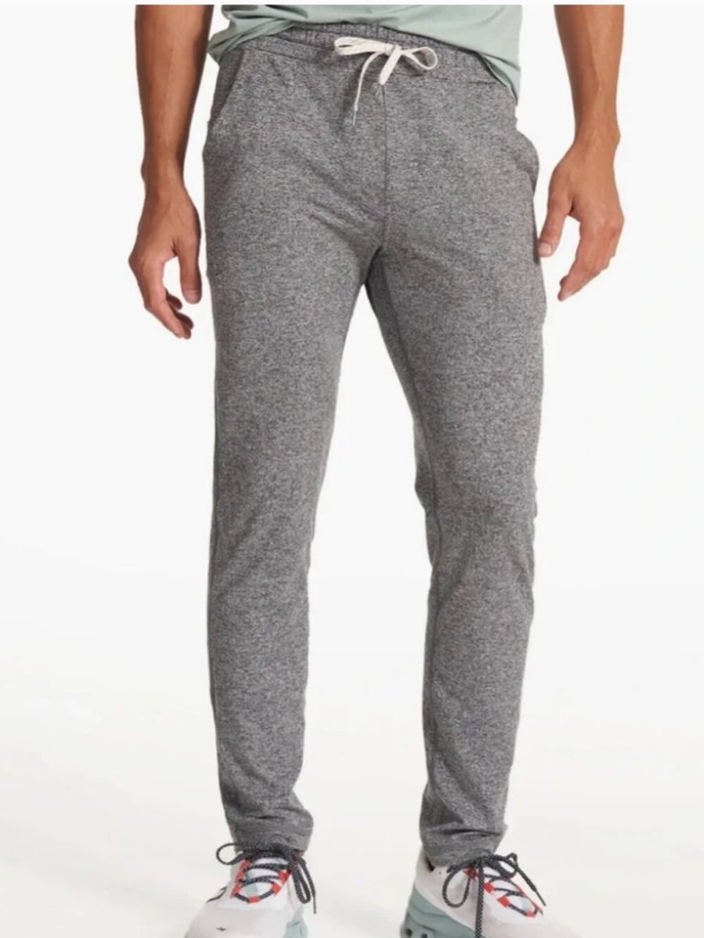 Vuori Men’s Ponto Performance Pant in Heather Grey